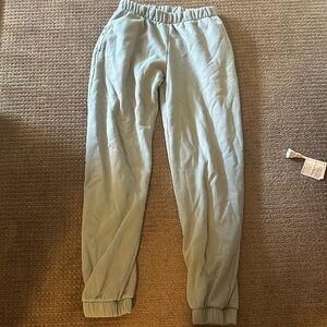 Brandy Melville sweats size small